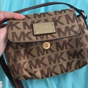 Micheal Kors purse